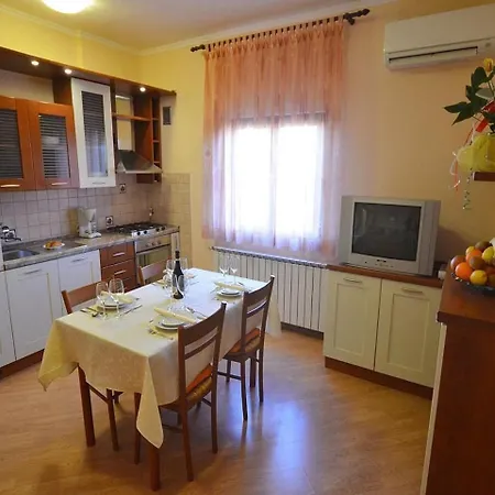 In Rovinj/istrien 11580 Apartment *